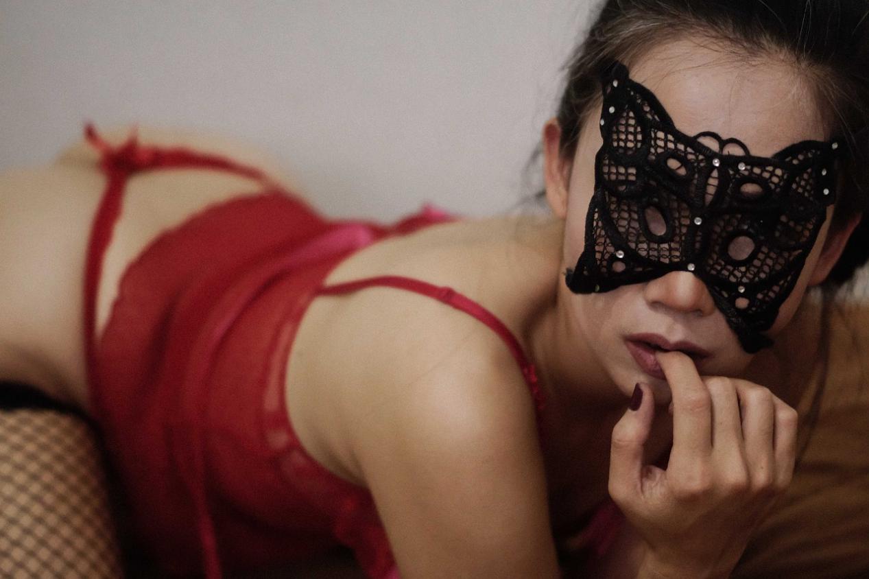 Unraveling the Tapestry of Emotions: Navigating Lust and Love in Relationships
